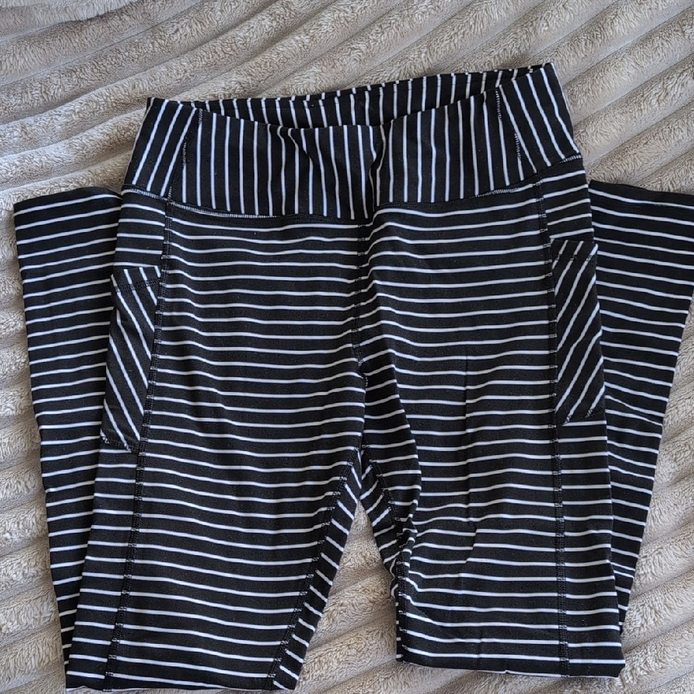 Avia Black and White Striped Leggings, Size M‎
